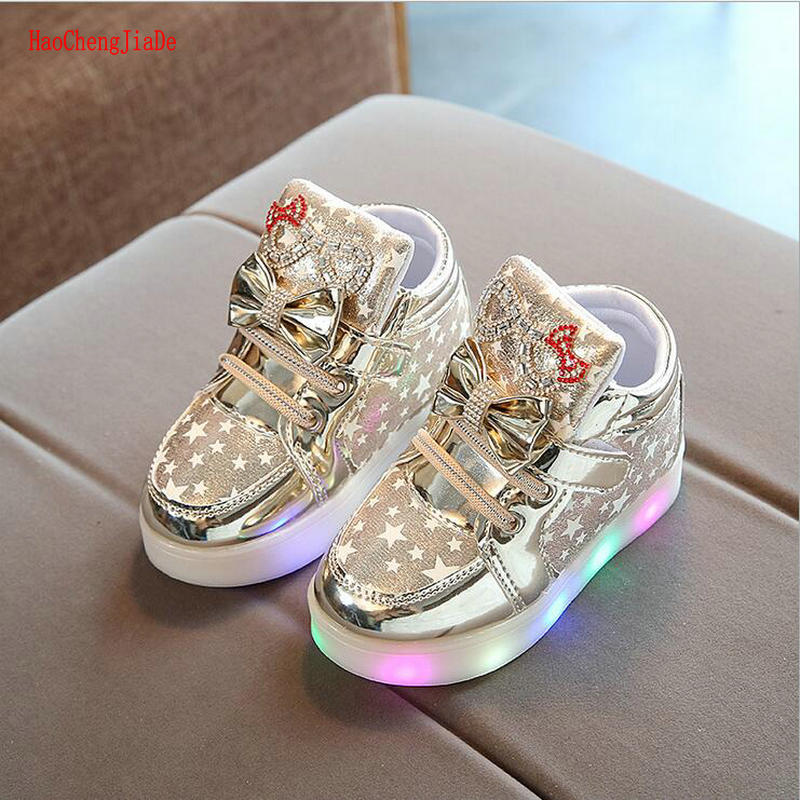 2018 New Arrival Girls LED Light Shoes Kids Shoes Chilren Light Up Glowing Bowtie Sneakers Girls Princess Children Casual Shoes