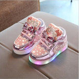 2018 New Arrival Girls LED Light Shoes Kids Shoes Chilren Light Up Glowing Bowtie Sneakers Girls Princess Children Casual Shoes