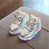 2018 New Arrival Girls LED Light Shoes Kids Shoes Chilren Light Up Glowing Bowtie Sneakers Girls Princess Children Casual Shoes